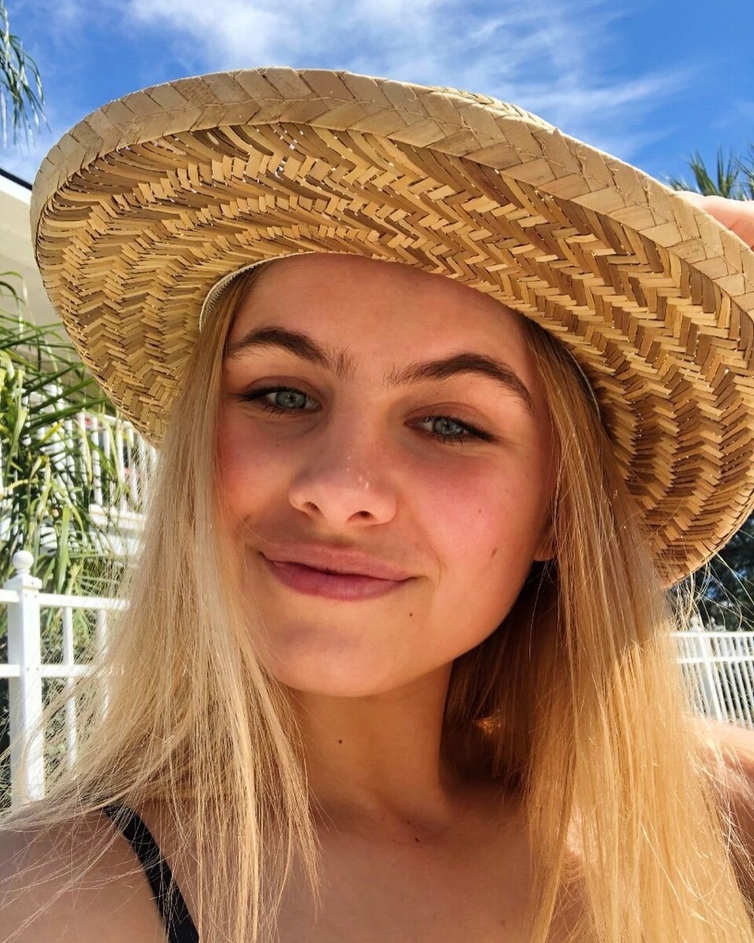 FlutteringSkye from City of Bristol,United Kingdom